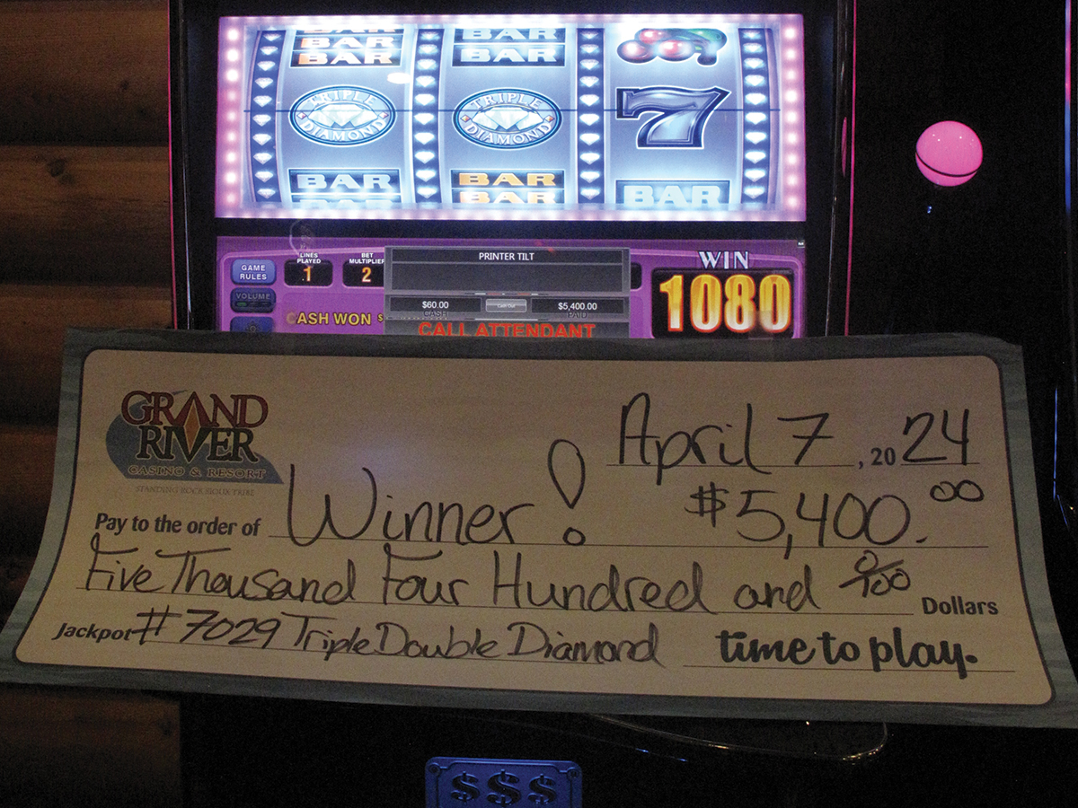 Large winner check on slot machine