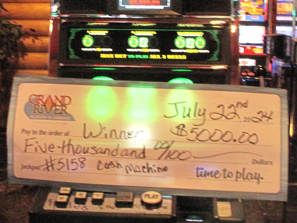 Large winner check on slot machine